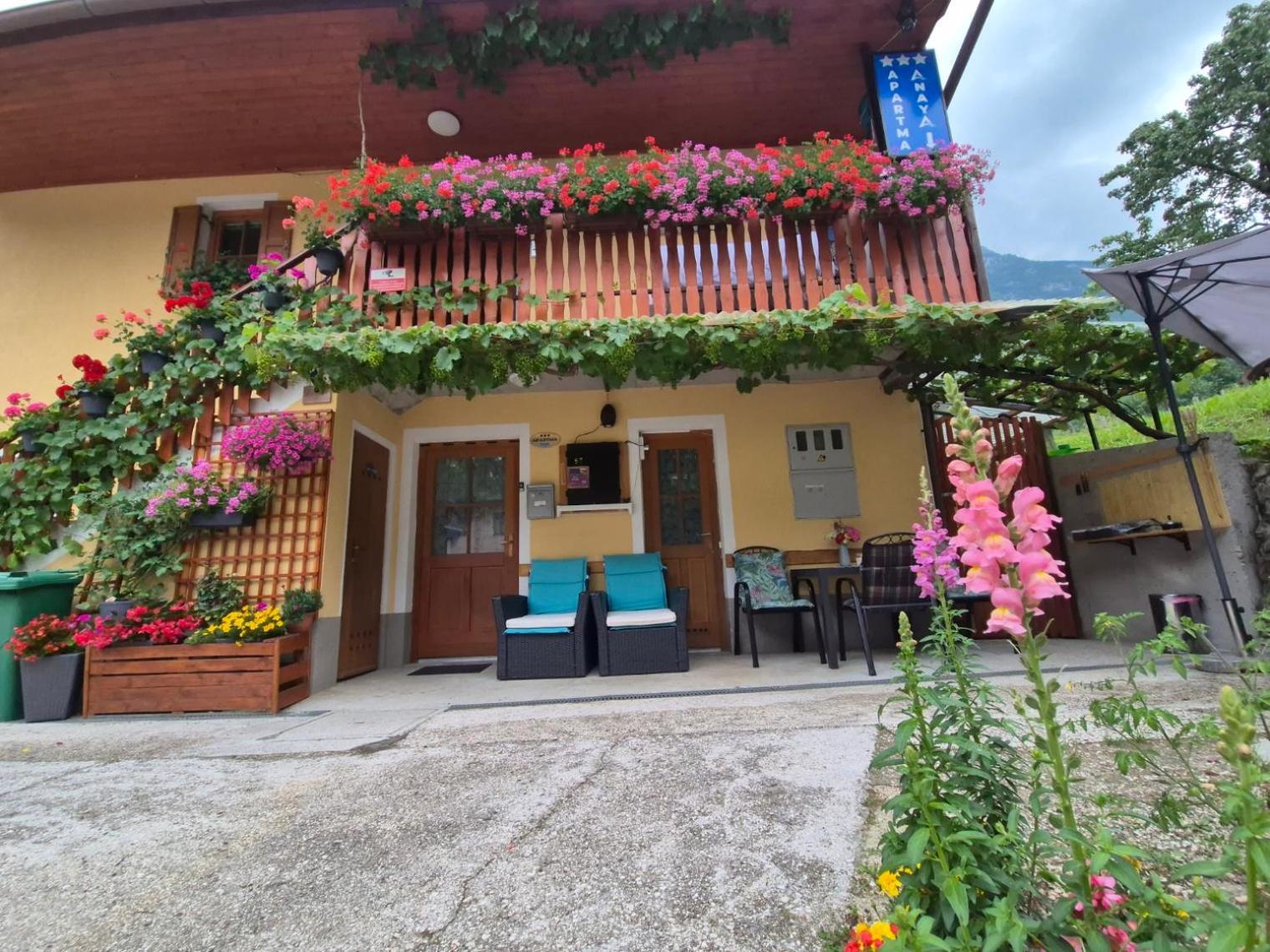 Apartment Anaya Paradise For Families Бовец Екстер'єр фото